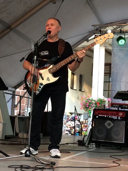 peti13.jpg peti13.jpg